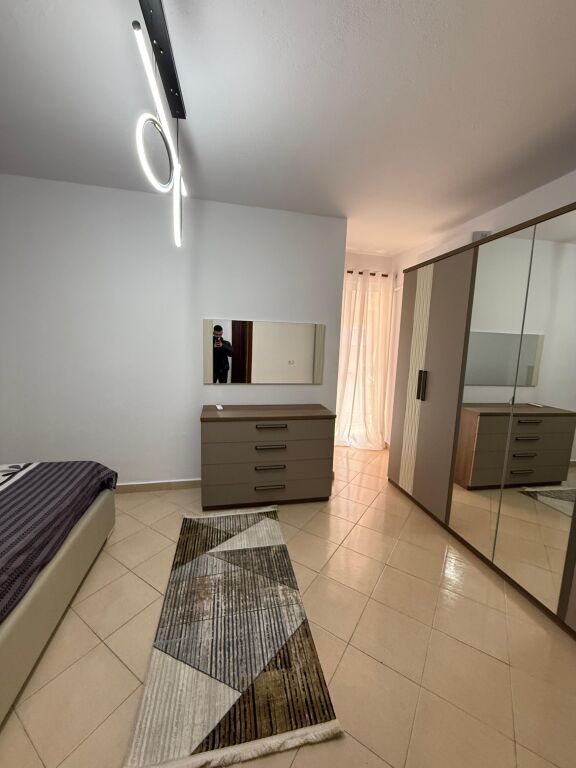 Shitet Apartament 1+1 ne Golem !