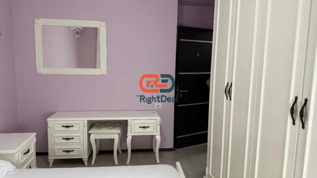 Tek Komuna E Parisit, Jepet Me Qira Apartament 2+1, Ideal Per Banim!!!