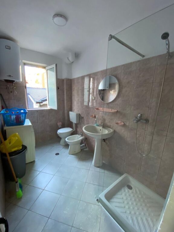 Apartament me qera - Myslym Shyri