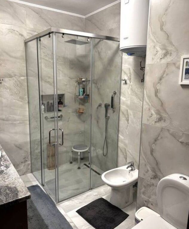 Elegancë Klasike &amp; Hapësira të Bollshme | Shitet Apartament 168m² - Medreseja, Tiranë