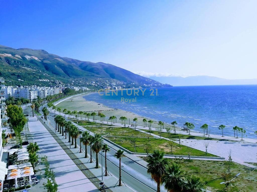 Shitet Apartament 1+1 në Lungomare, Vlorë – Me Pamje nga Deti