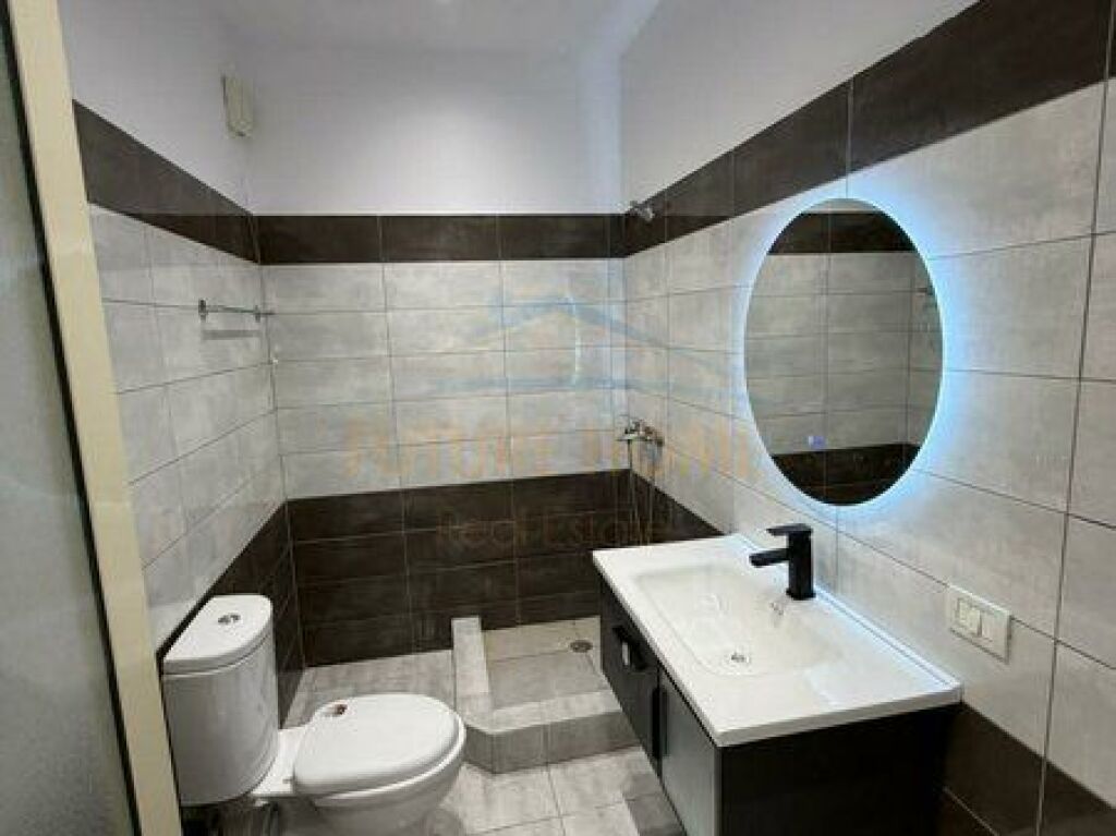 Shitet, Apartament 1+1,Unaza e Re
