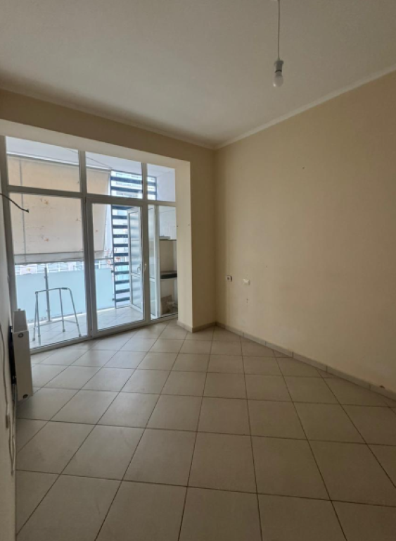 Shitet Apartament 1+1 – Komuna e Parisit, Kompleksi Kika 2