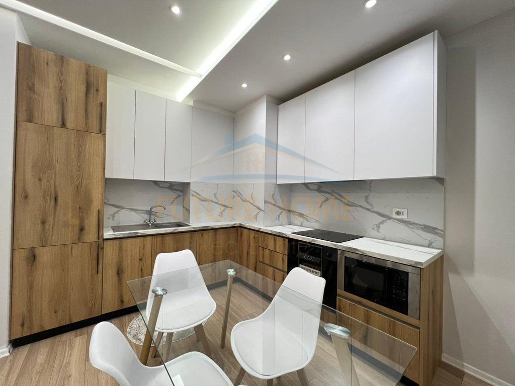 Shitet, Apartament 1+1, Kompleksi "Marga", Rruga Jordan Misja.