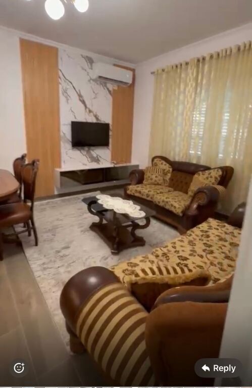 Jepet me qera 2+1 + parking kat 1 vile private 500 eu Bulevardi I ri