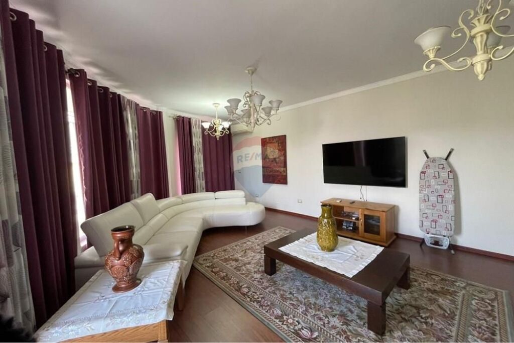 Shitet Apartament 3+1+2  Kopshti Zoologjik
