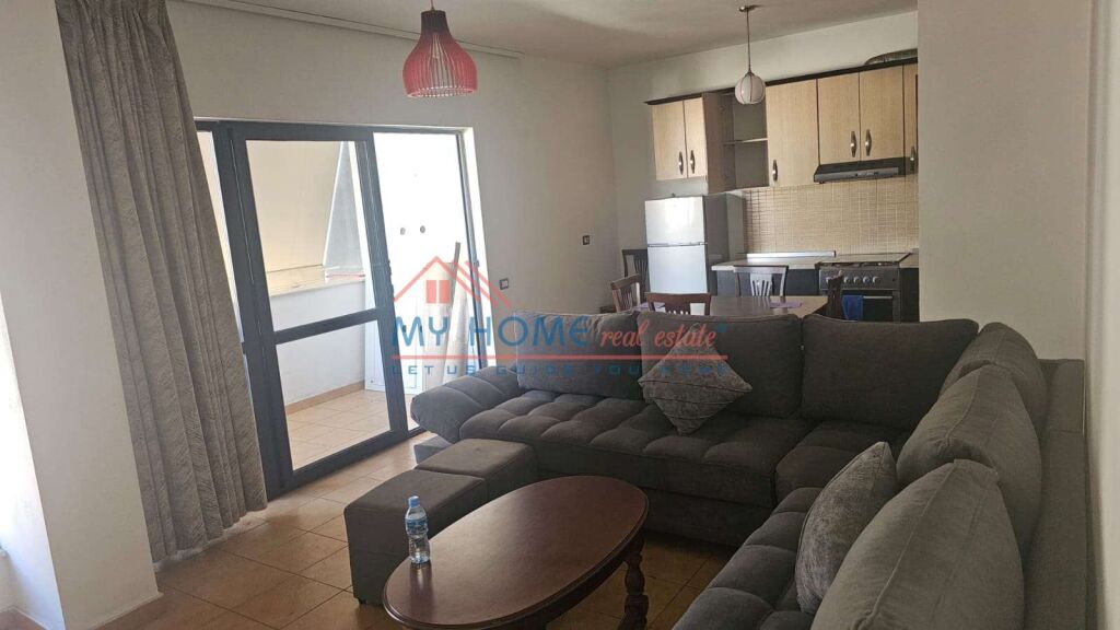 Apartament 2+1 me qera 21 Dhjetori ne Tirane