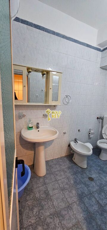 🏡 APARTAMENT ME QERA 2+1 – STACIONI TRENIT DURRES