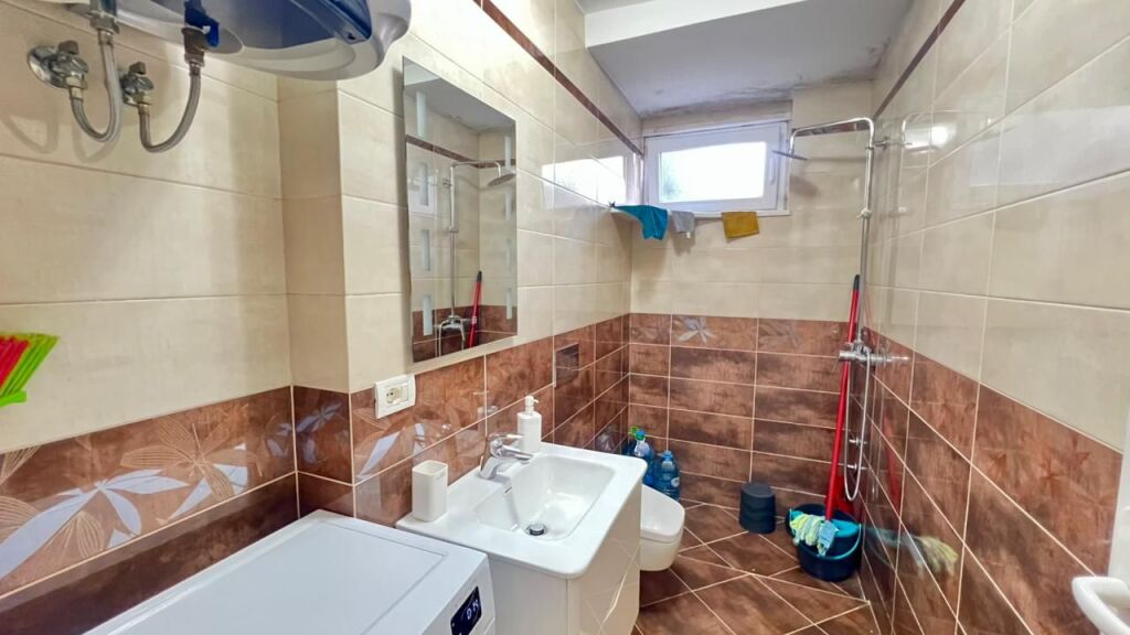 2+1 📍Bllok (Vicino a Piazza Wilson) - 2° Piano - Sup.75m² - Esposizione SUD🌞 || Accesso immediato al Centro e a Bllok🏃🏻‍♂️ 800 Euro/Mese