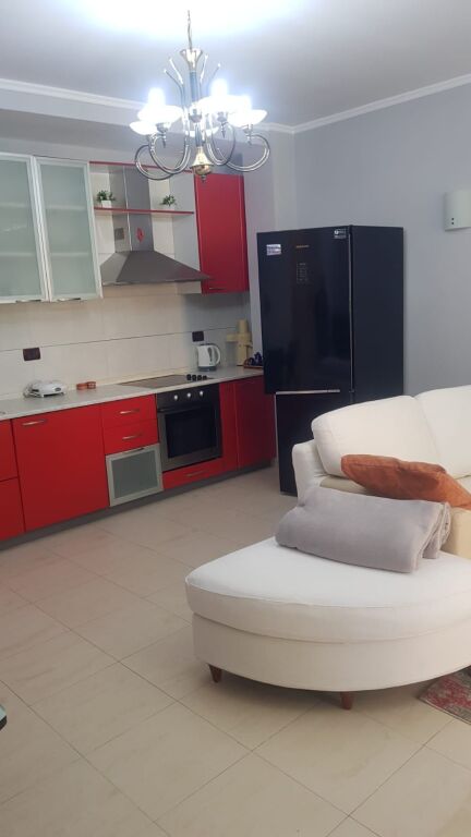 🏢Tek Bulevardi Zogu I,jepet me qera apartament,2+1,i mobiluar.70,000Leke