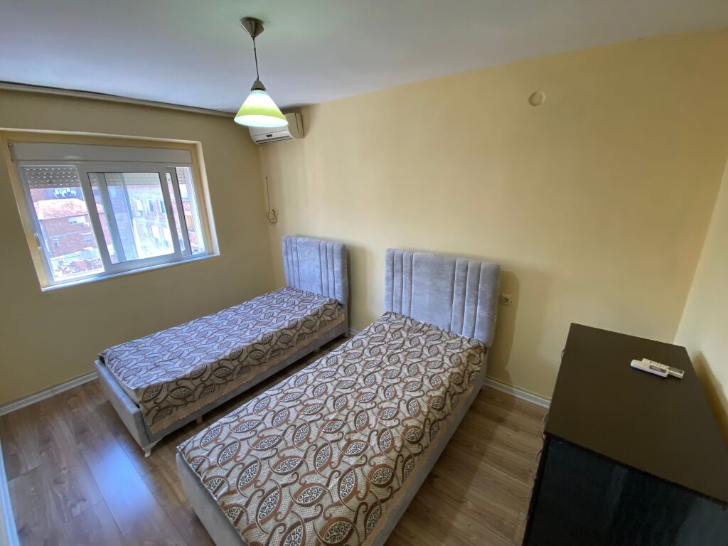 🏡 Jepet Apartament 2+1 me qera te Rruga e Durrësit, Tiranë