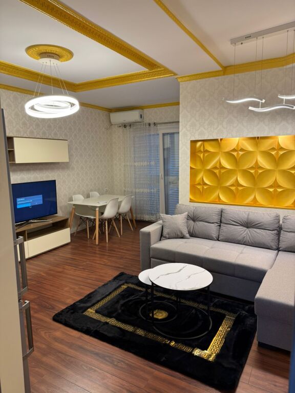 Shitet Apartament 2+1 + Verande Te Liqeni thate.