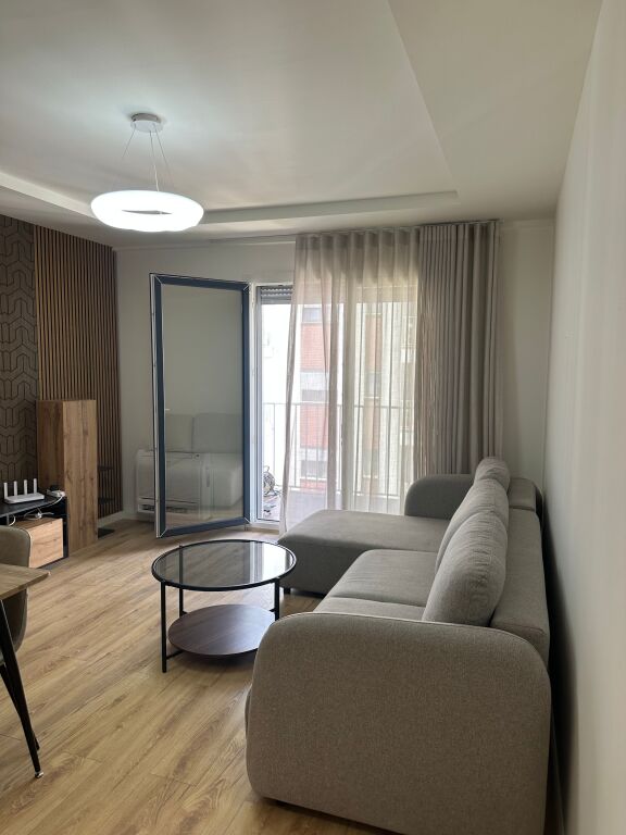 Affittasi 2+1+🅿️ ad Astir 600€ in fase di arredamento  
