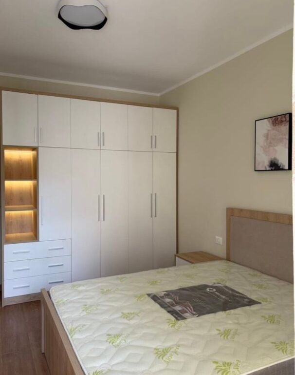 Jepet me qira 1+1 Laprake Dritan Hoxha 500 mije i padiskutushem