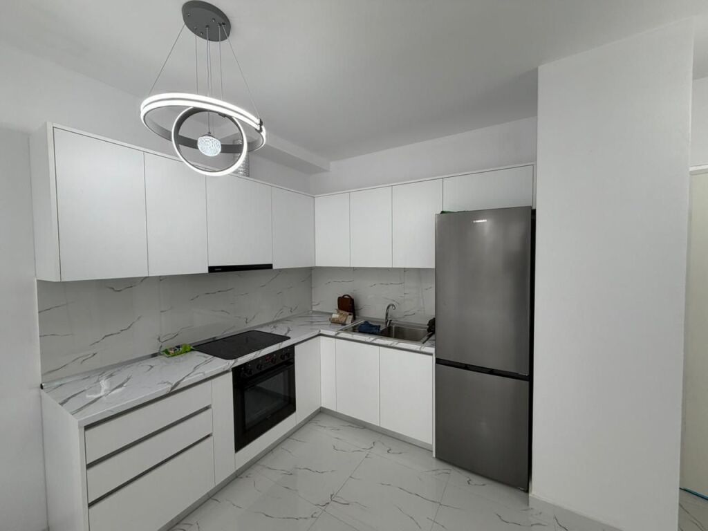 🏡✨ IN AFFITTO Appartamento 1+1 📍 Vicino all'Università “Beder”, in via “Jordan Misja”💰 Prezzo: 50.000 Lek / mese