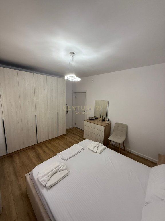 APARTAMENT 1+1 PER QIRA PRANE BANKES