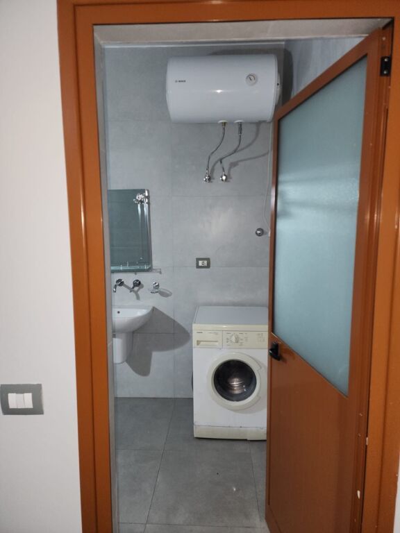 Apartament 1+1 me qera prane konvikteve tek Inxhinieria