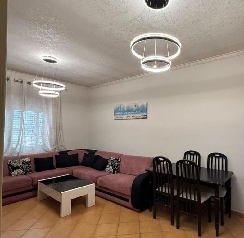 🏡 Shitet Apartament 1+1 – Rruga Ali Demi (pranë Tregut të Ri Elektrik), Tiranë
