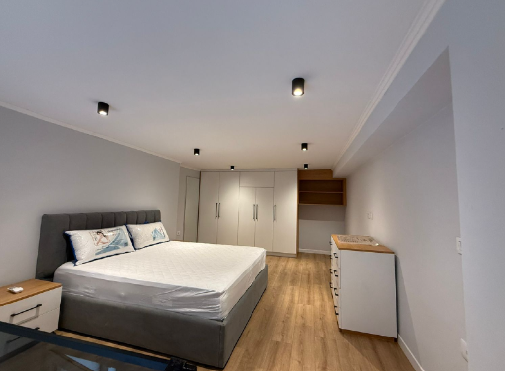 Jepet me Qera Apartament Duplex – Tek Golden Park