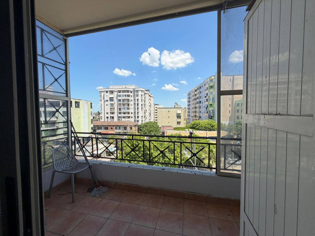Shitet Apartament 2+1+2 tualete ne Plazh, Durres