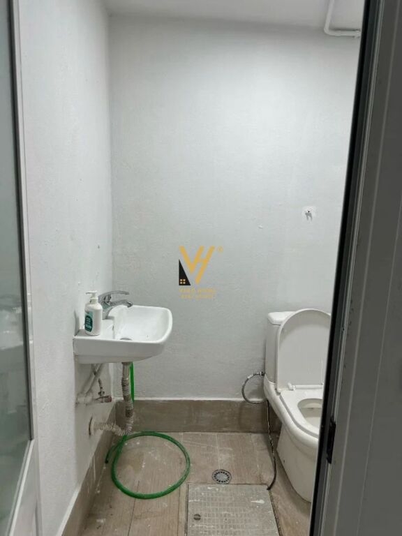 BUSINESS PREMISES 16 M2 FOR RENT NEAR DINAMO STADIUM 300 EURO