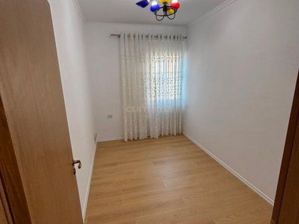 Apartament 2+1 Për Shitje në Fresku, Tiranë