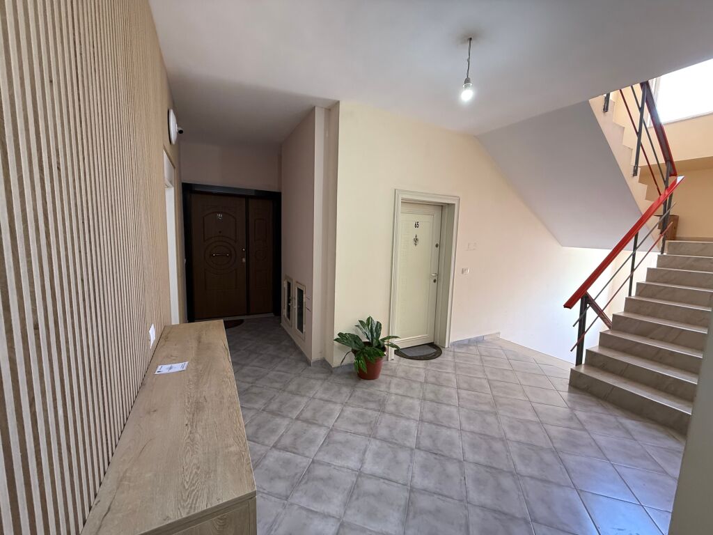 Qera afatgjate apartament 1+1 ne plazh iliria