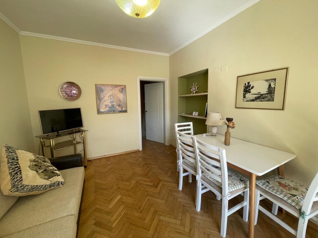 Apartament 1+1 me qira ne Qender te Tiranes!