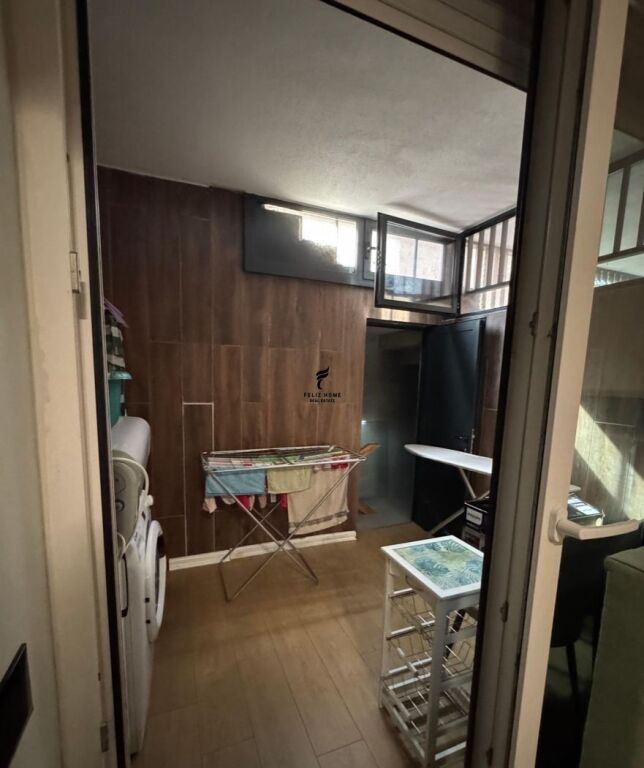 APARTAMENT ME QERA 1+1 RRUGA E DIBRES 60.000 LEKE FH-74892