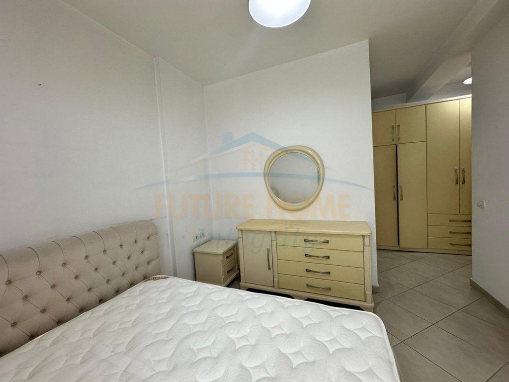 Affitto, Appartamento 2+1+2+Posto Auto Comune di Parigi, Tirana. 750 €