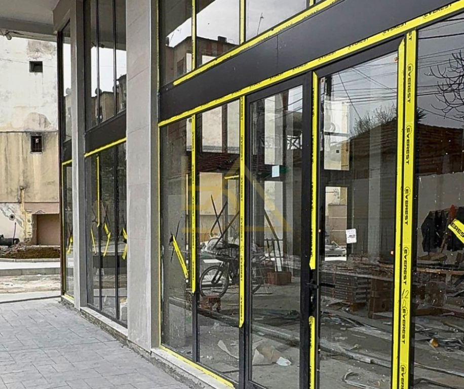 Locale Commerciale in Vendita – vicino al Carcere 313, Nuovo Viale, Tirana