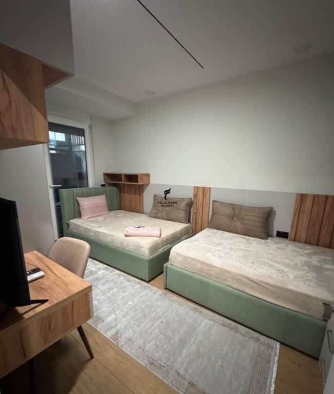 APARTAMENT ME QERA 1+1 RRUGA E DIBRES 60.000 LEKE FH-74892