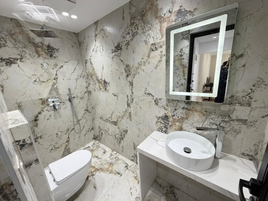 🏡 Shitet Super Apartament 1+1  📍 Tek Shkolla e Baletit, përballë Urës së Tabakëve💶 Çmimi: 133,000 €