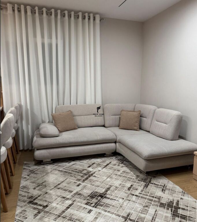 APARTAMENT ME QERA 1+1 RRUGA E DIBRES 60.000 LEKE FH-74892