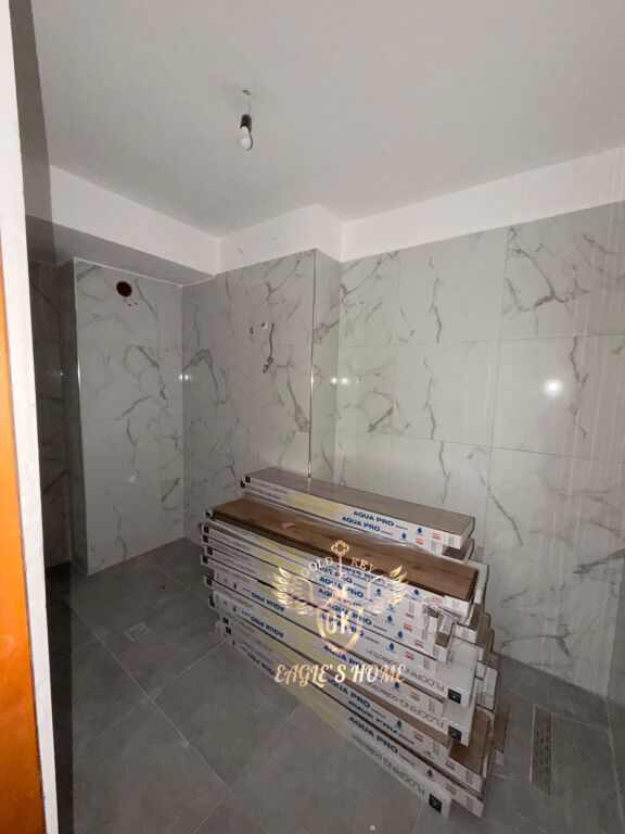 SHITET 2+1+2 me 2 Ballkone 140.000€  📍Markata Durres