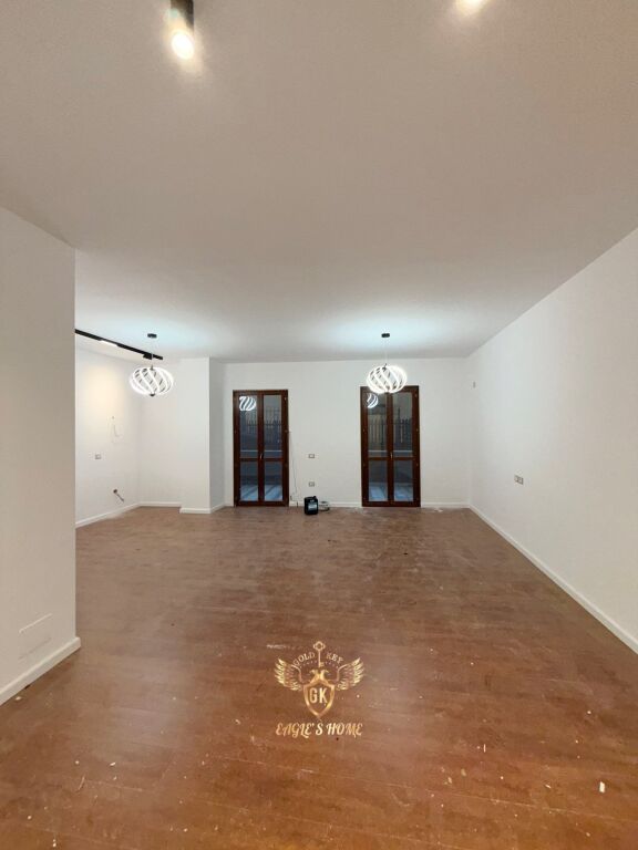 SHITET Super APARTAMENT  • 2+1+2 + Verande  📍 Adresa:Lagja 2, Sefer Efendiu •  