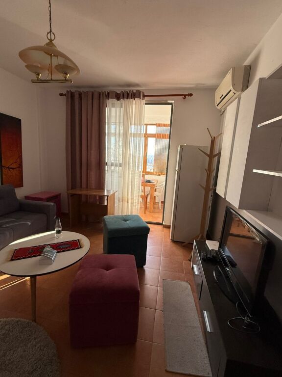 Apartament 1+1 me qera prane Report Tv tek Ish Parku