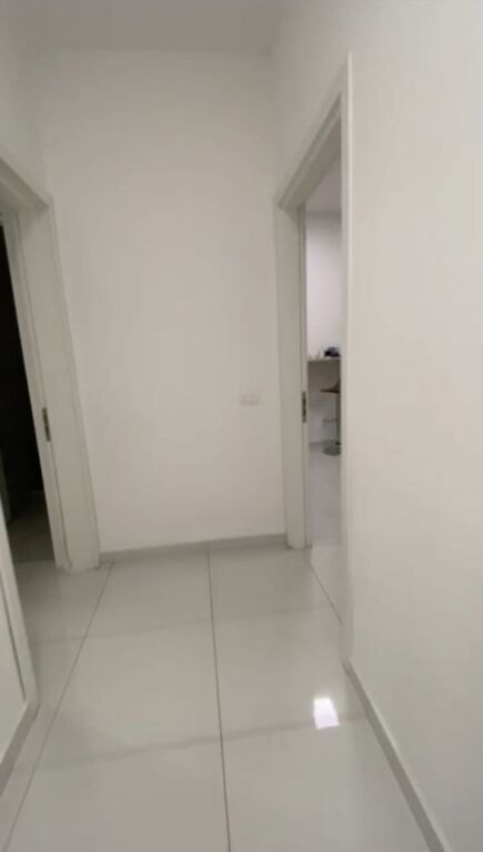 Qera | Ambjent Biznesi | Komuna e Parisit | 1200 €/muaj