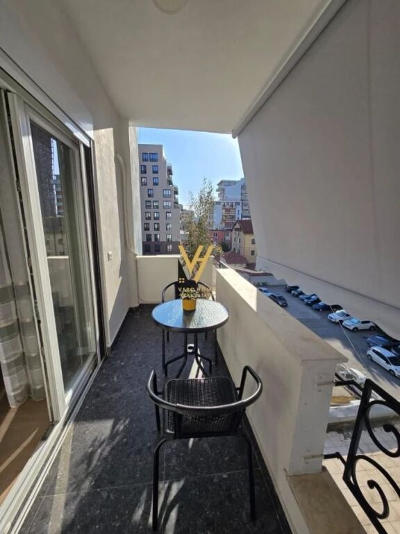 JEPET APARTAMENT 2+1+BLK ME QERA TE RRUGA E KAVAJES 850 EURO