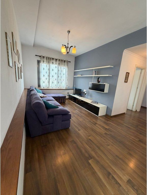 Affitto, Appartamento 2+1  Nuovo Mercato Tirana 750 €