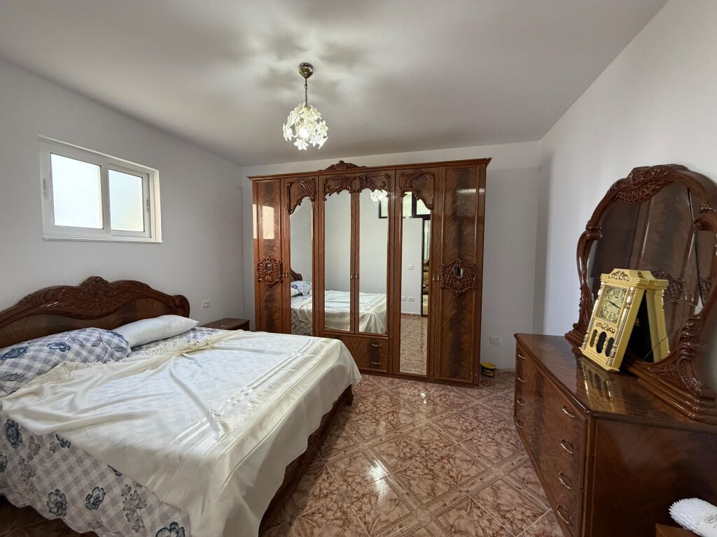 🏡 Jepet me qera apartament 2+1+2 pranë Gjykata e Durrësit