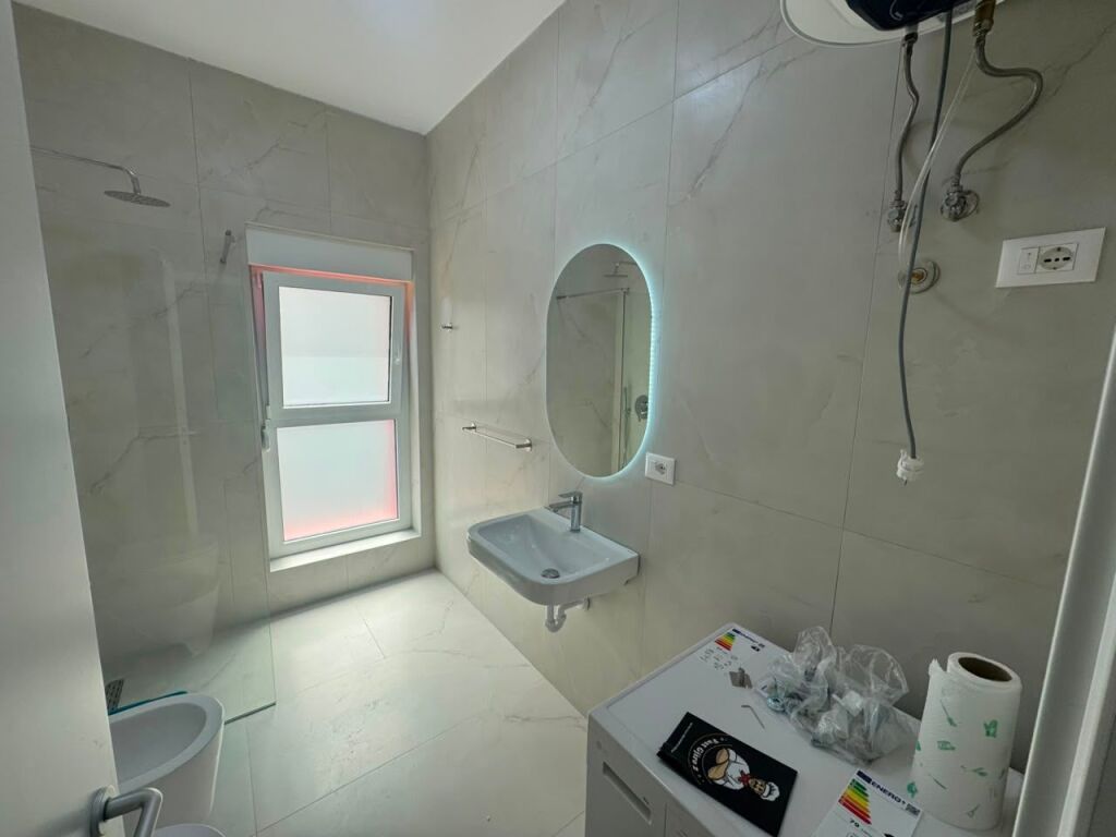 🏡 Apartment 1+1 + Parking for rent  📍 Address: Ali Demi, Kadiu Complex💰 Price: 46000 lek/month