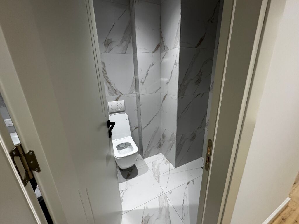 Shitet apartament 2+1 te liqeni thate