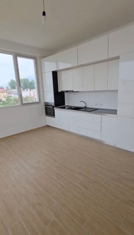 Apartament i pa mobiluar 1+1 Astir Afer Viles L