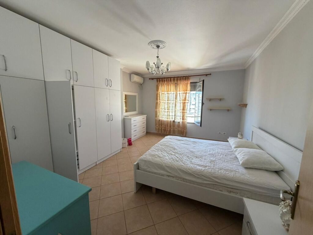 Rent, Apartment 2+1+ Storage, Paris Commune, Tirana. Empire69391