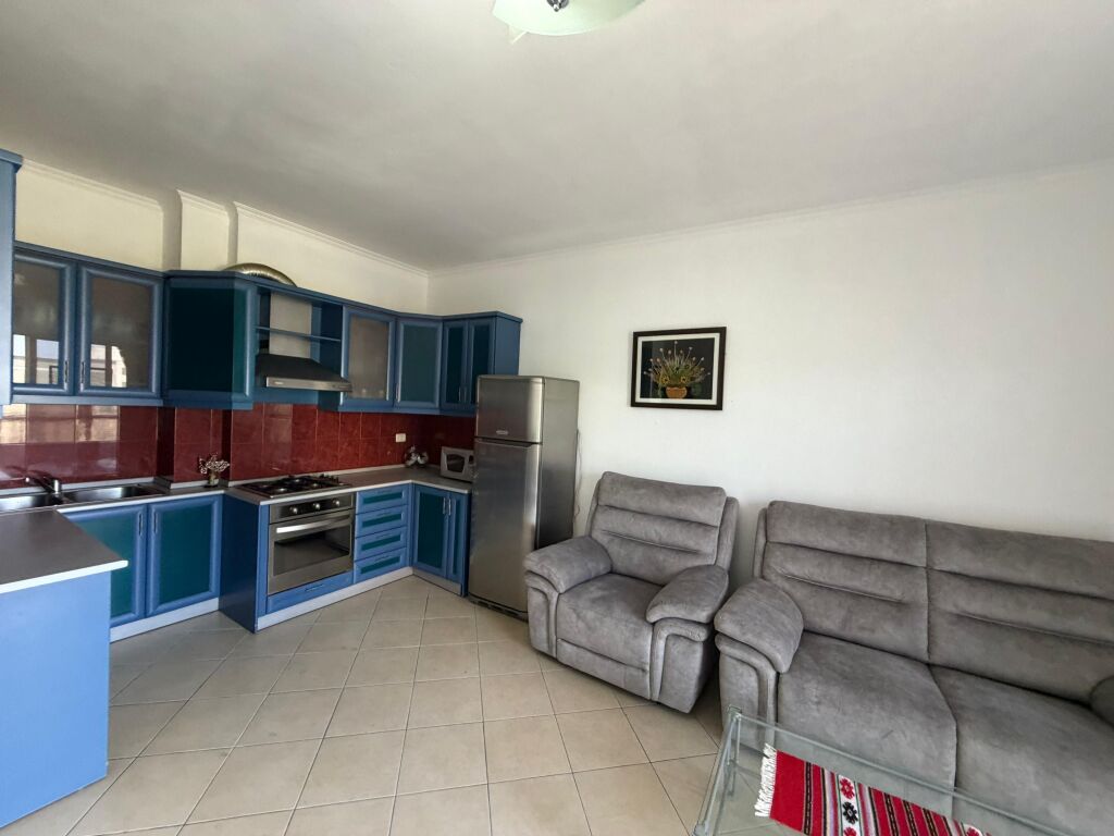 Shitet Apartament 2+1+2 tualete ne Plazh, Durres