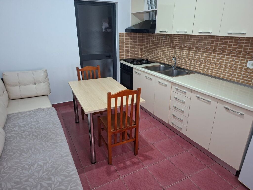 APPARTAMENTO 1+1. 30000 LEKE. YZBERISHT