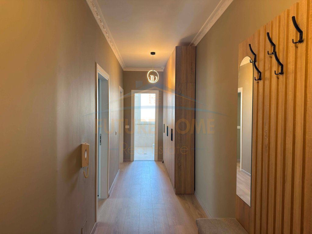 Shitet, Apartament 2+1, Unaza e Re