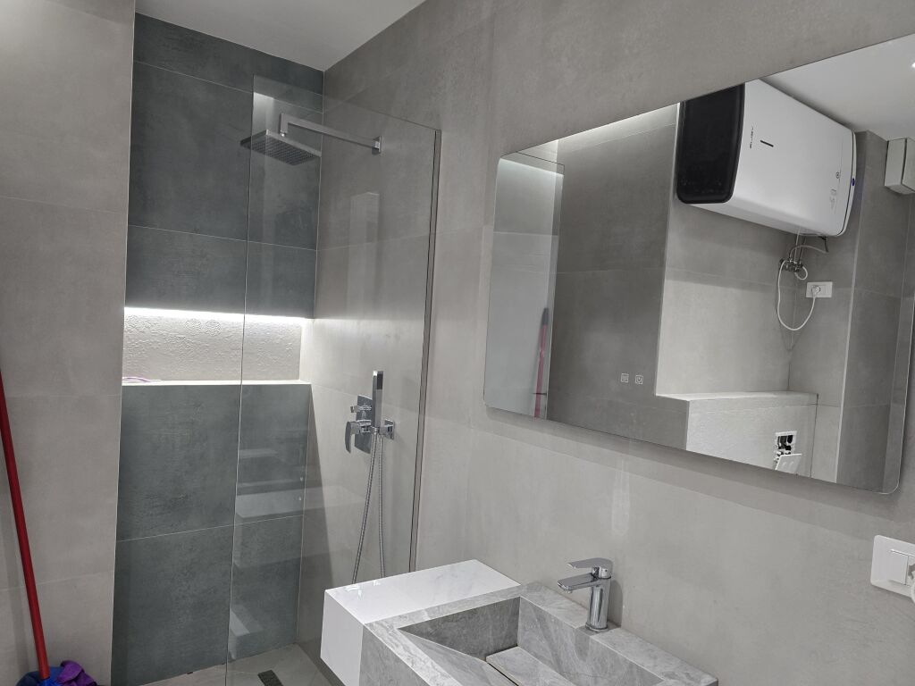Apartament 1+1 per qira te Komuna e Parisit