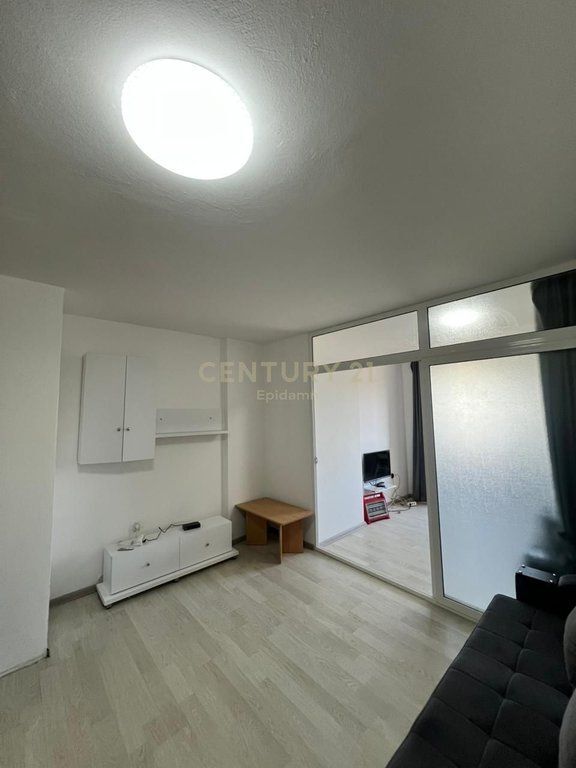 APARTAMENT 1+1 PER SHITJE NE SHKEMBIN E KAVAJES!